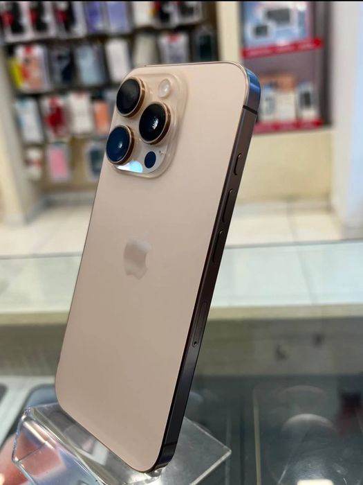 Iphone 16pro gold
