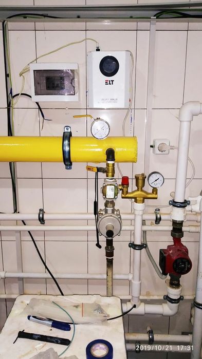 Сантехники монтажники. Ремонт профилактика чистка котлов.