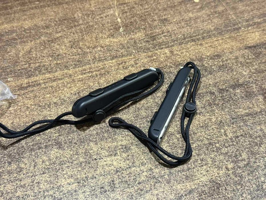 Конзола Nintendo Switch + игри и компоненти