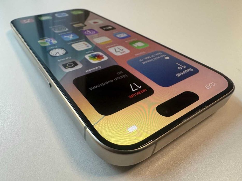  Apple / iPhone 15 Pro 256 Gb / Natural Titanium