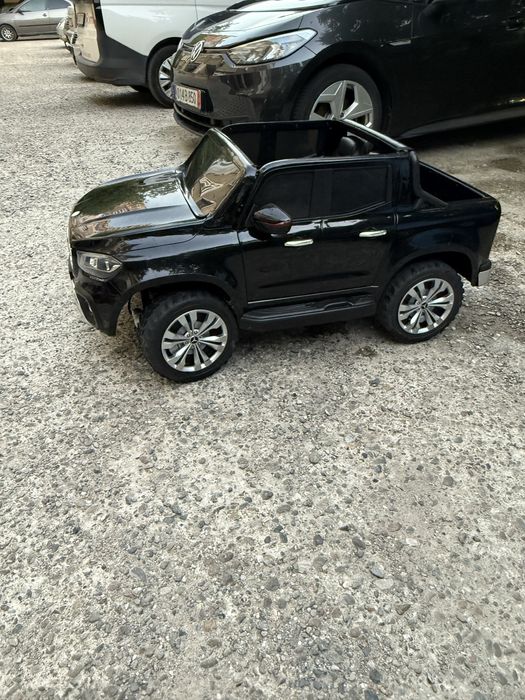 Mercedes X-Class двуместен