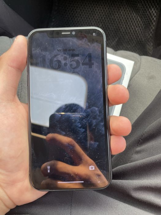 IPhone 11       .