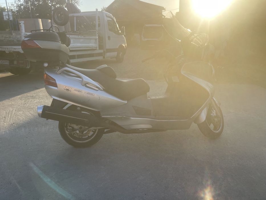 Scuter Suzuki burgman 650