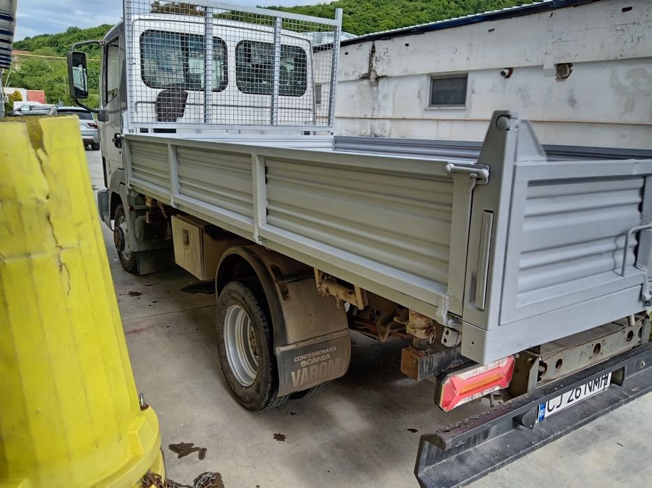 Vând Nissan Atleon 110, motor de 3000, basculabil pe cutie din anul 2000