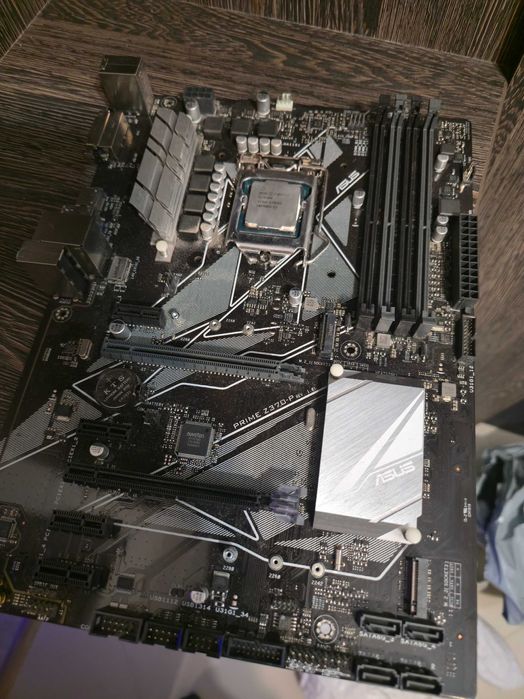 Kit Intel 8700K + Z370p + noctua nh15 cooler+carcasa