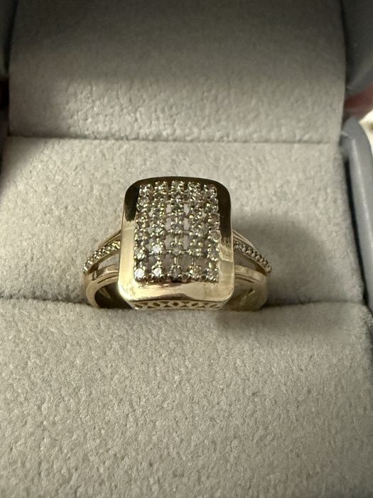 Бриллиантовое кольцо