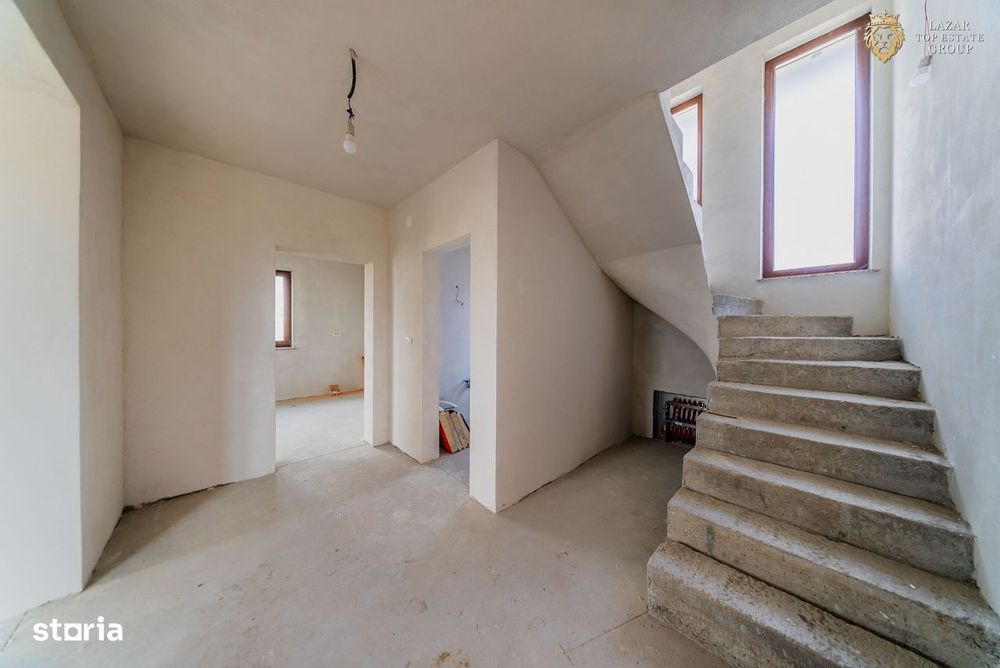 Vilă noua P+M in Sanleani