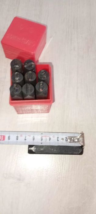 Продам шрифты: цифры 0-9, 10 мм.