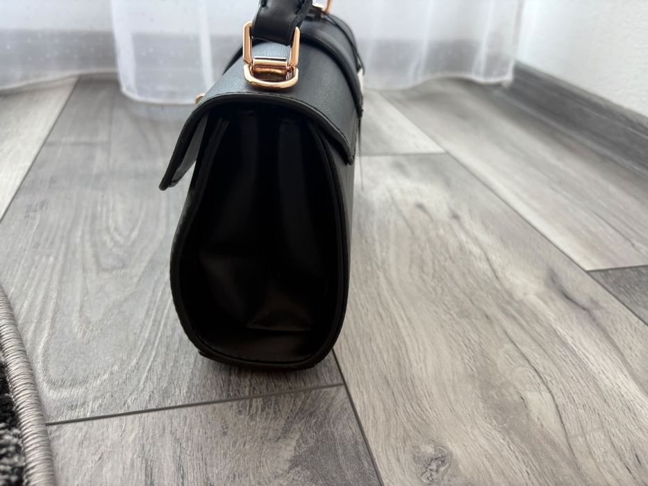 Geanta noua guess