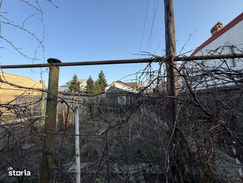 Casa demolabila/renovabila langa Lacul Grivita