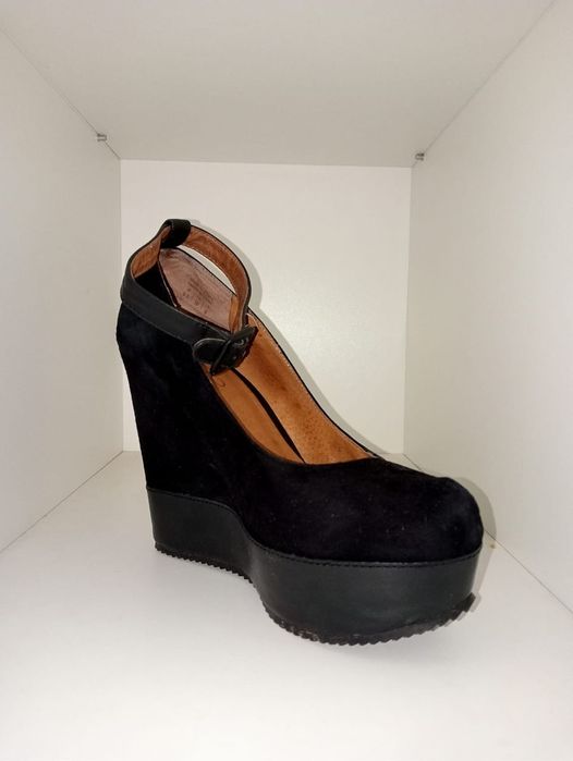 Продам туфли замшевые