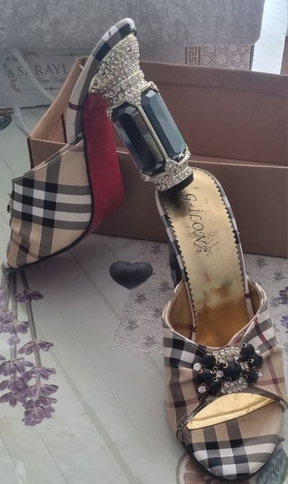 Vand sandale din Turcia