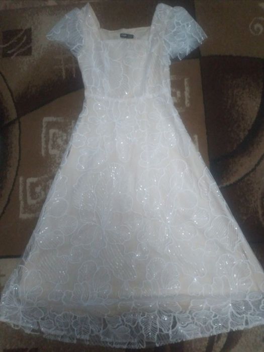 Платье нарядное новое