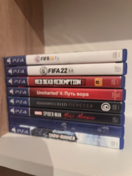 Продам пс 4 слим одна игра на выбор