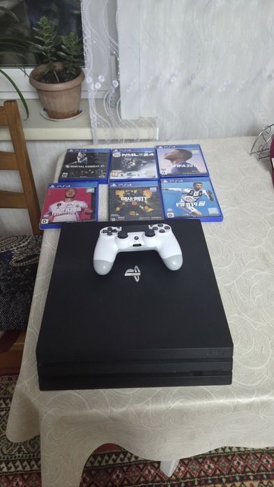 Продам Playstation 4 Pro