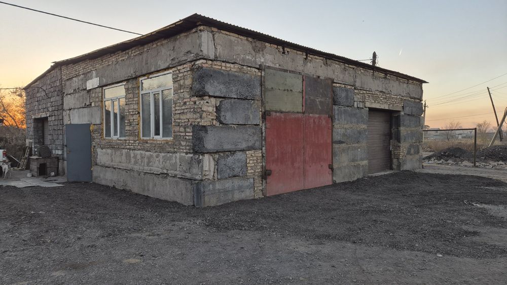 Магазин с боксом под СТО