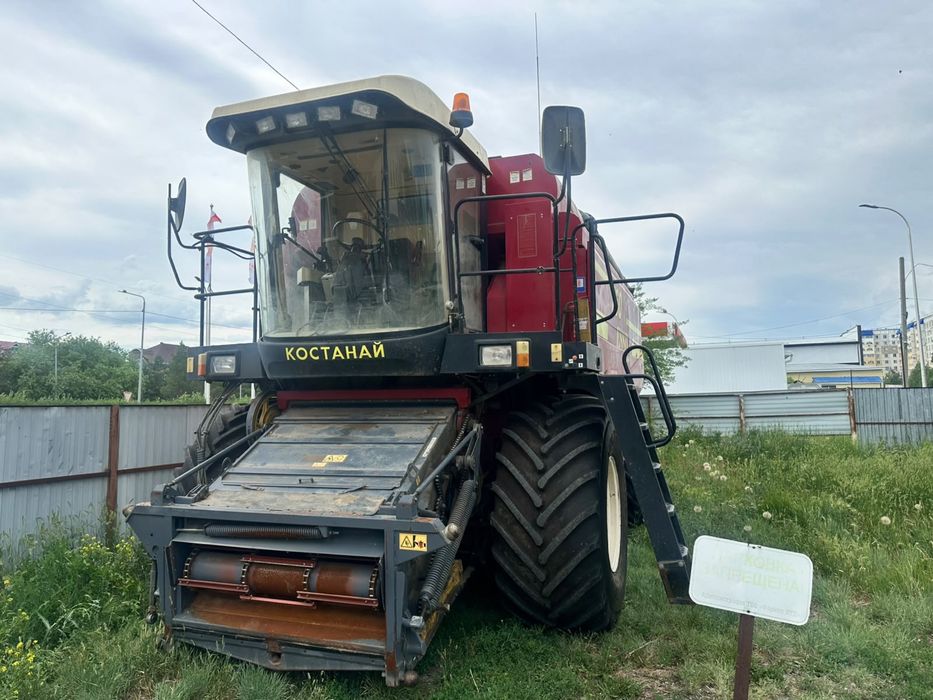 Продам комбайн Есиль 760