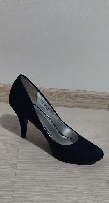Pantofi marimea 38