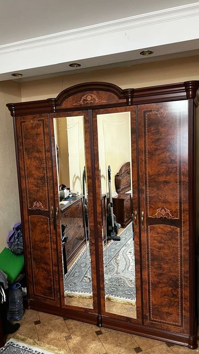 Спальный гарнитур