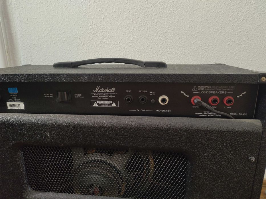 Marshall tube amplifier  Marshall DSL40C 40W