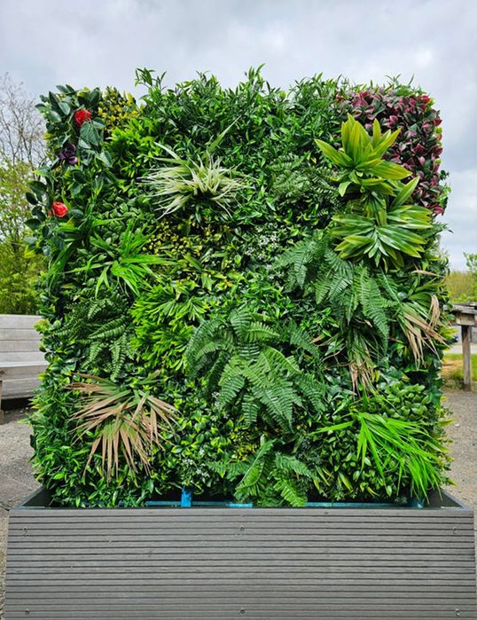 Изкуствена трева за стена