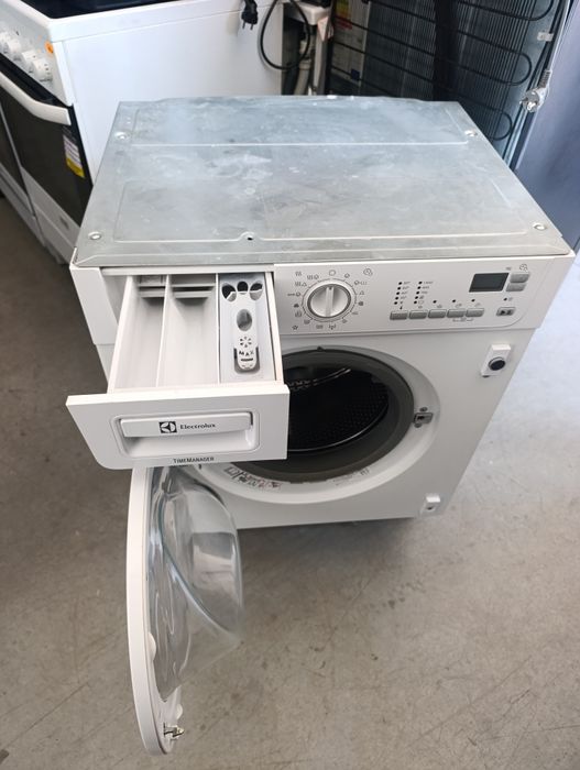 Пералня със сушилня за вграждане ELECTROLUX  7/5 А+++