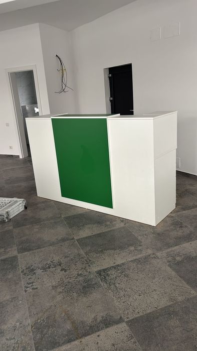 Vând rafturi metalice magazin coșuri de depozitare și recepție