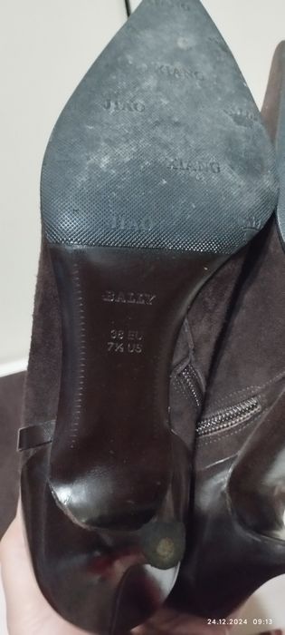 Кожаные женские сапожки