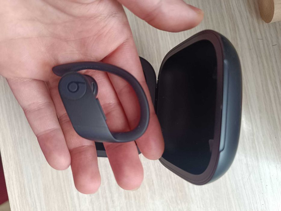 Căști wireless Beats Powerbeats Pro – stare foarte bună