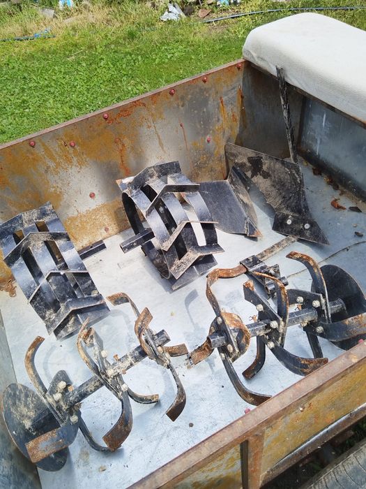 Motocultor cu remorca