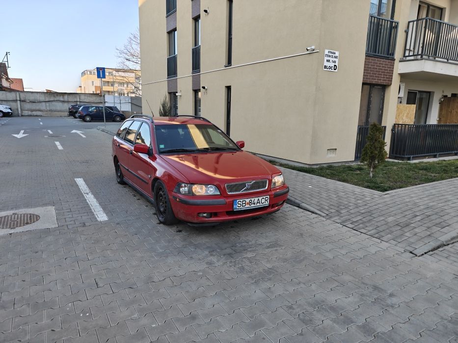 VOLVO V40