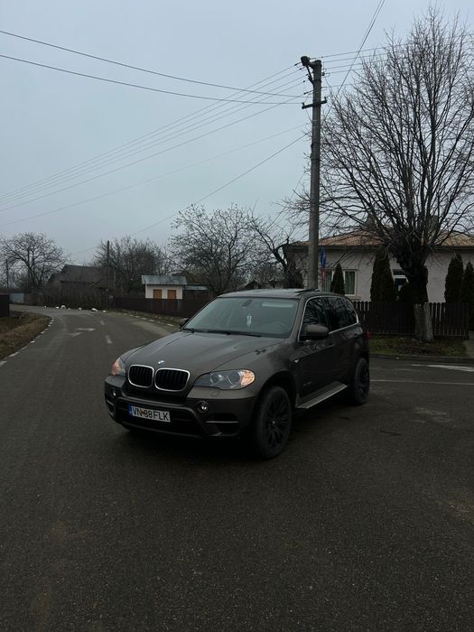 BMW X5 X-DRIVE.   3.0 x- drive