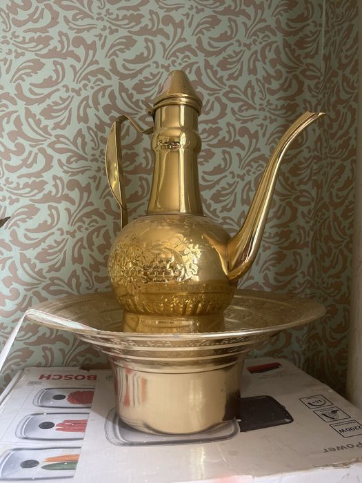 Вазы разные и посуды