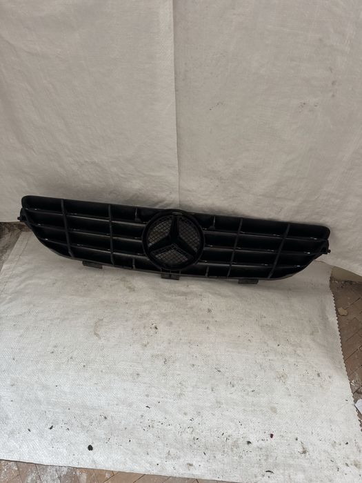 Оригинална решетка Мерцедес ЦЛК Mercedes CLK W209