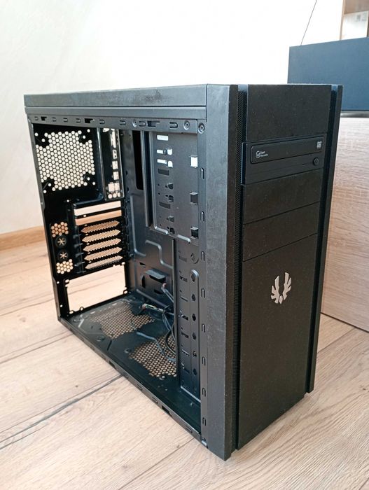 Компютърна кутия