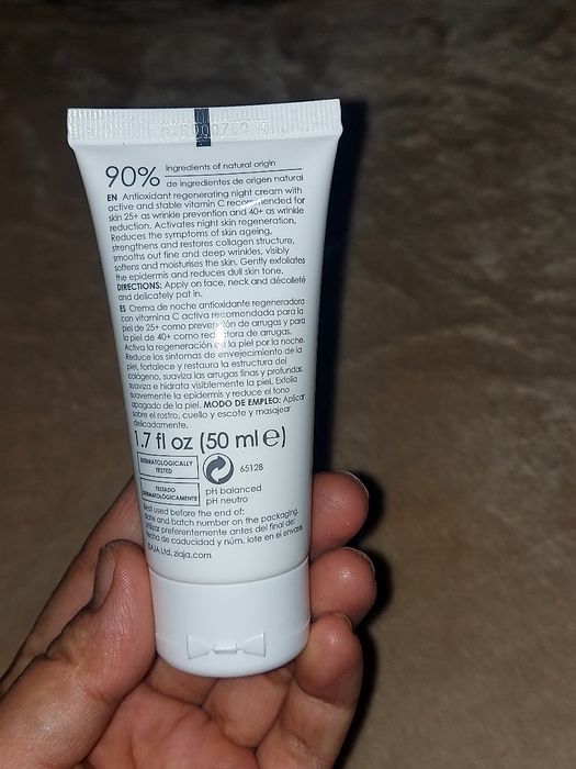 Dermatologlar tomonidan tasdiqlangan vitamin C cremi