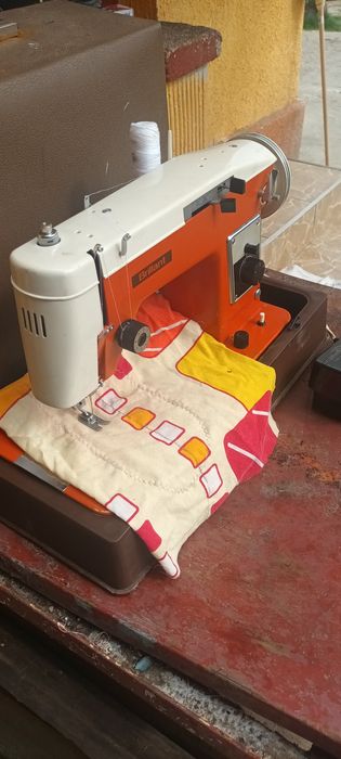 Masina de cusut Brilliant