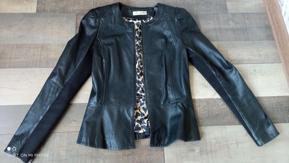 Кожаная куртка на девочку подростка