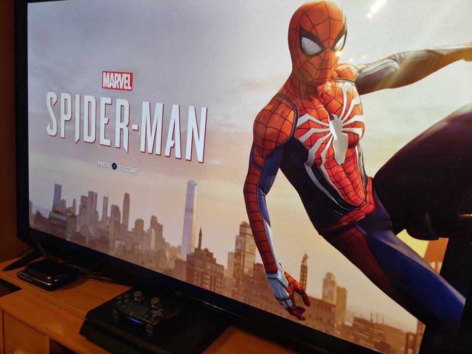 Sony PlayStation 4 Slim SPIDERMAN Edition Плейстейшън PS4 нов джойстик