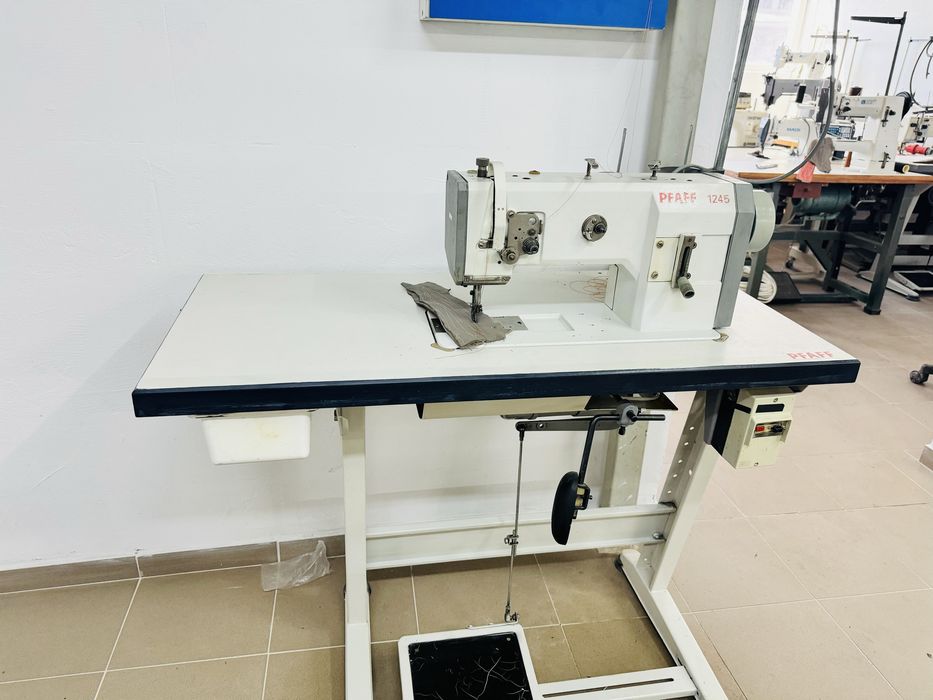 Masina de cusut Pfaff 1245 cu triplu transport