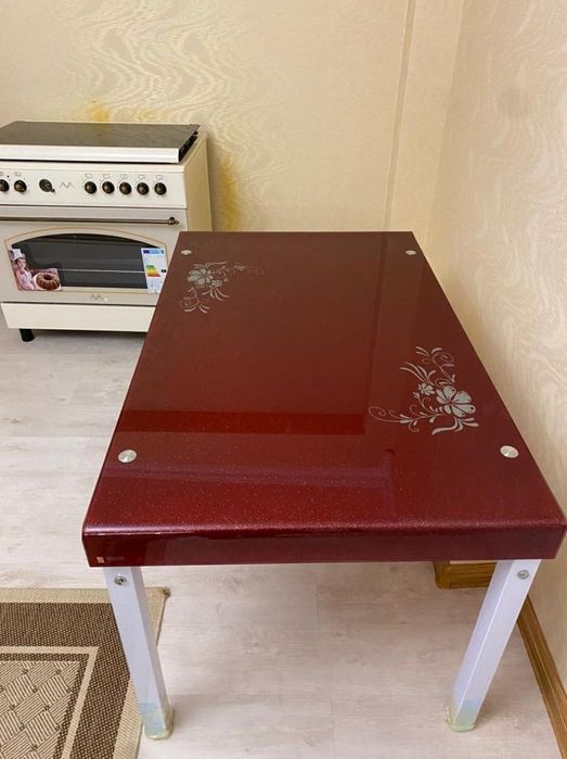 Стол для кухни стекло