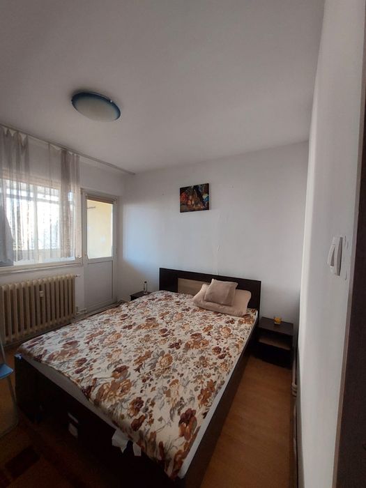 Închiriez apartament 2 camere decomandat Hala Centrală