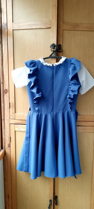 Школьное нарядное платье.