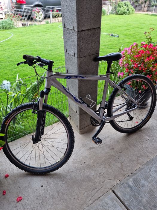 Vând bicicleta mountain bike