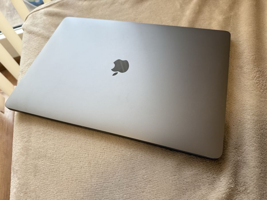 Mac Book Pro 16” 2021 core i7