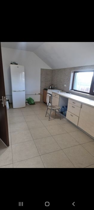 Vand apartament 3 camere, decomandat in Ghiroda TM