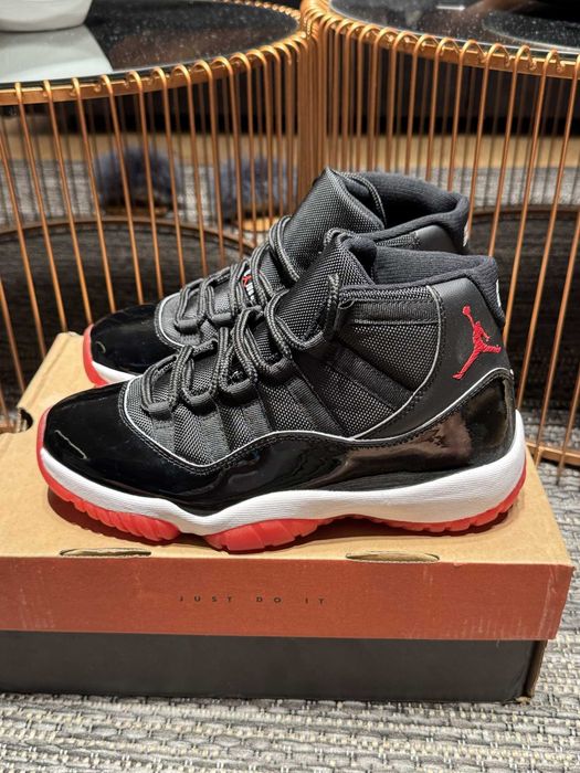 Jordan 11 Retro "Bred" 42.5EUR Мъжки Кецове + Кутия