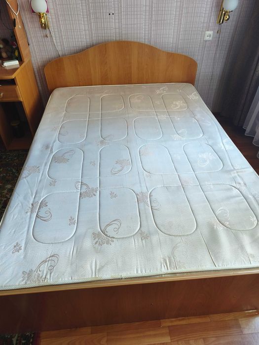 Продам кровать двуспальную