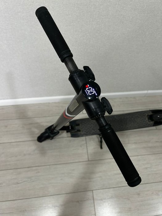 Продам самокат электрический