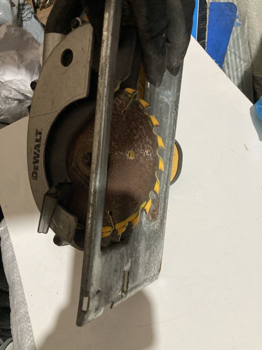 Fierastrau Circular Dewalt DW 936 doar corp